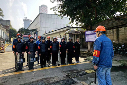 立博体育股份公司开展反恐防暴实战演练