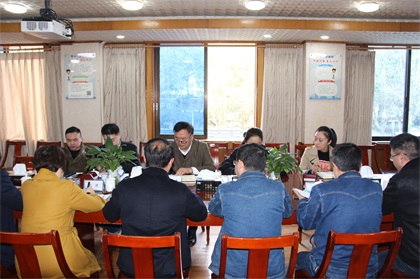 泸州市总工会党组书记、常务副主席钟华贵一行到立博体育股份公司调研