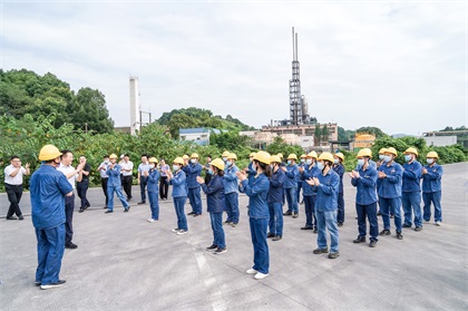 泸州市委书记杨林兴到立博体育股份公司宣讲省第十二次党代会精神