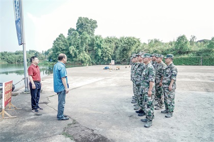立博体育股份公司领导看望慰问民兵水上应急救援培训分队
