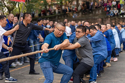 立博体育股份公司举行“健康杯”拔河比赛