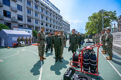 中央军委国防动员部兵役和民兵局副局长王永盛率队调研立博体育武装工作