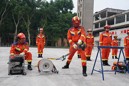 立博体育股份公司消防救护中心进行2024年春季训练成果汇报展示、考核验收