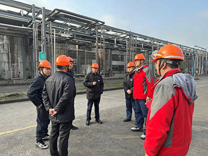 立博体育股份公司傅利才一行到油脂公司开展节前检查与慰问