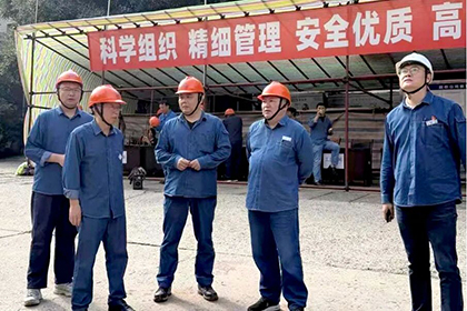 立博体育股份公司总经理傅利才率队到合成一装置大修现场检查指导工作